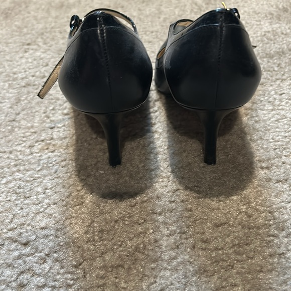 Ann Taylor - Picture 3 of 6